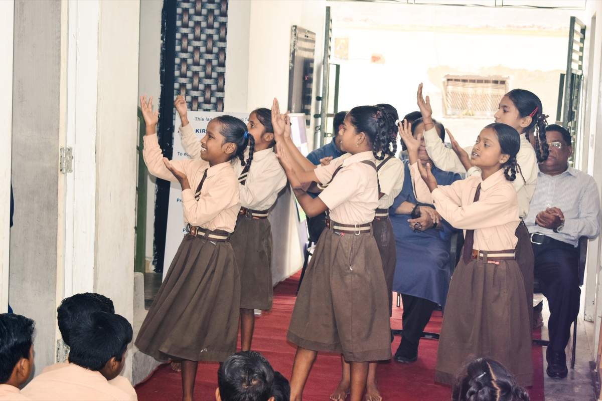 Girls perform in a program at an IGO-sponsored school in a Ludhiana slum. IGO evangelists recognize the potential of girls in a society that generally regards them as inferior.