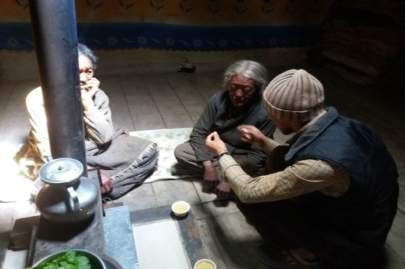 Illiterate widows learn of Jesus by means of a “gospel bracelet,” a common evangelistic tool for the 90% of Dolpo Tibetans who can’t read.